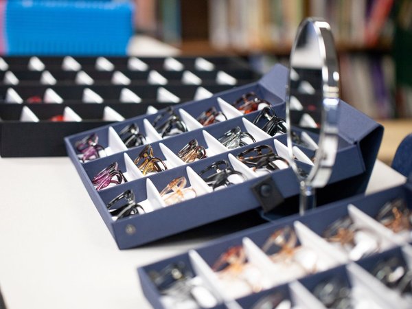 Tabletop eyeglass display